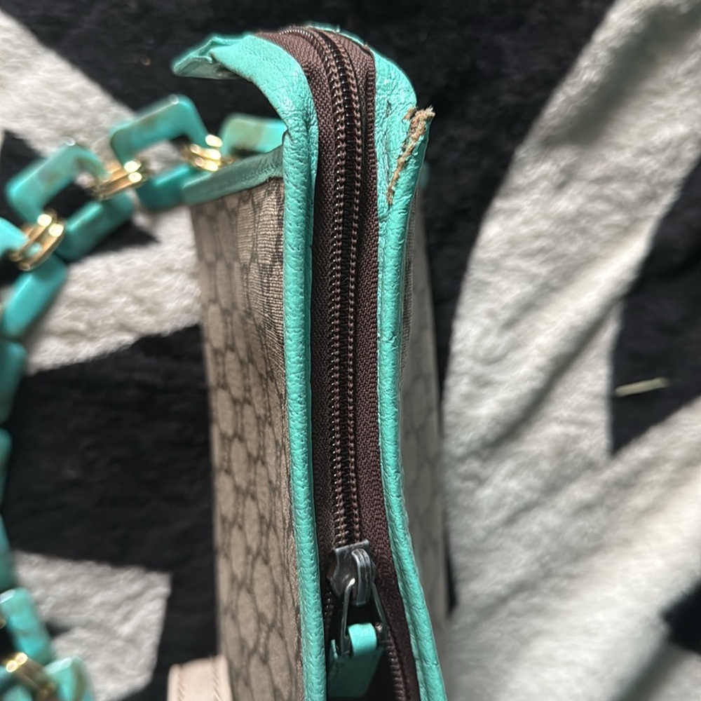 Gucci Beige and Teal Shoulder Bag - Picture 16 of 17
